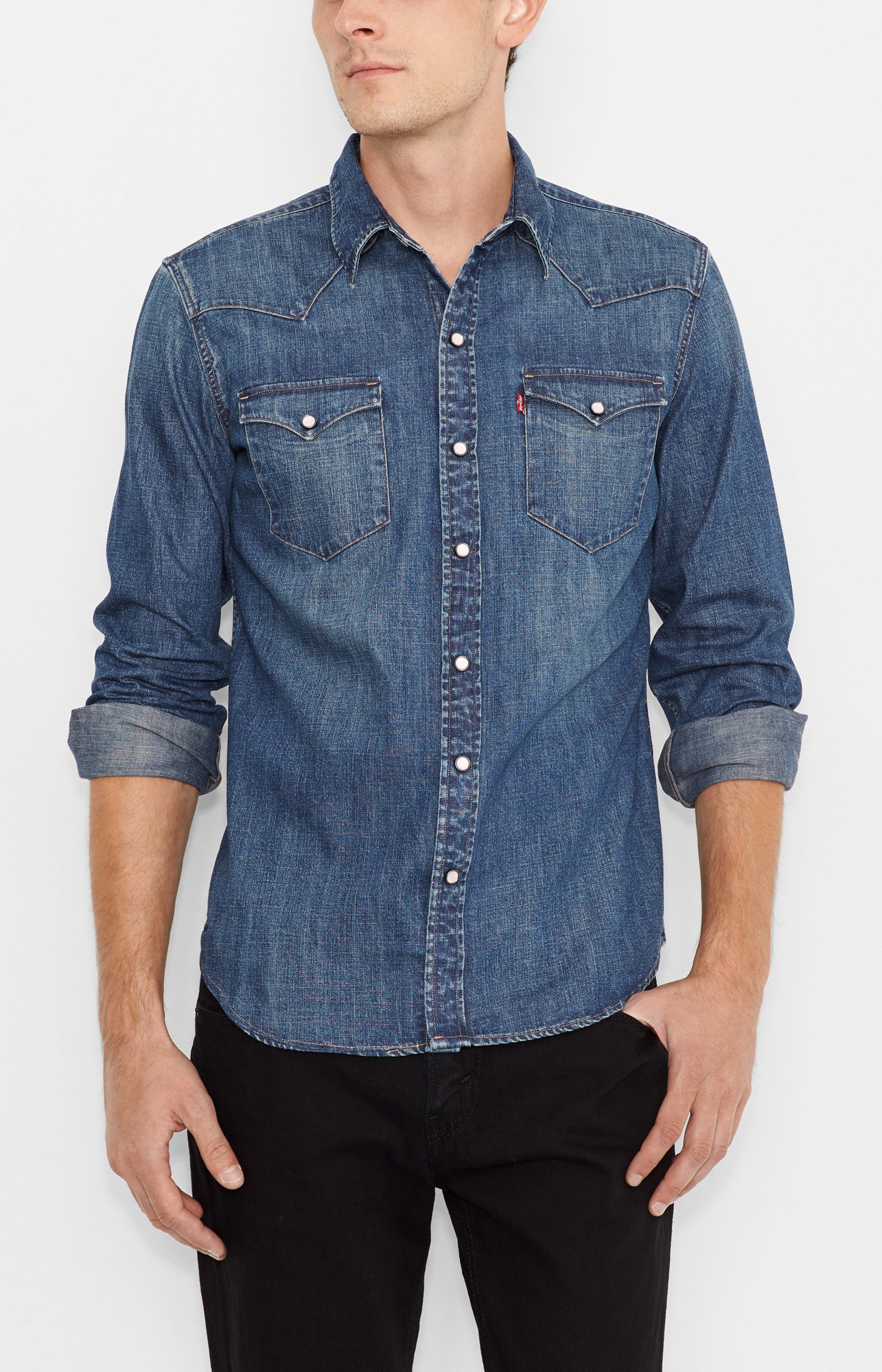 Come indossare e abbinare la camicia di jeans